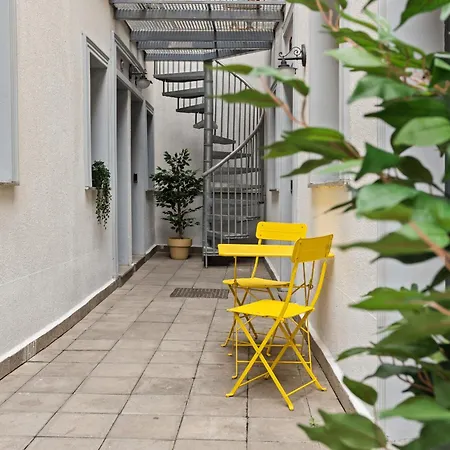 2bdr In Old Town