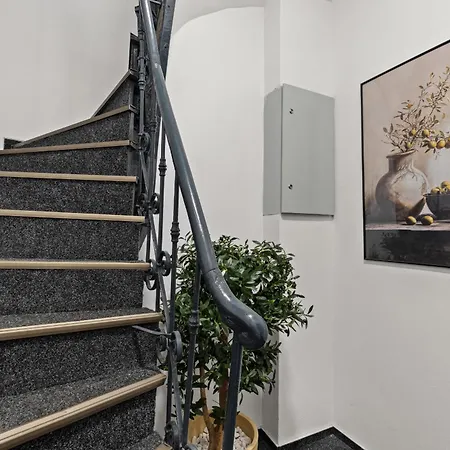 2bdr In Old Town Apartment Bucharest